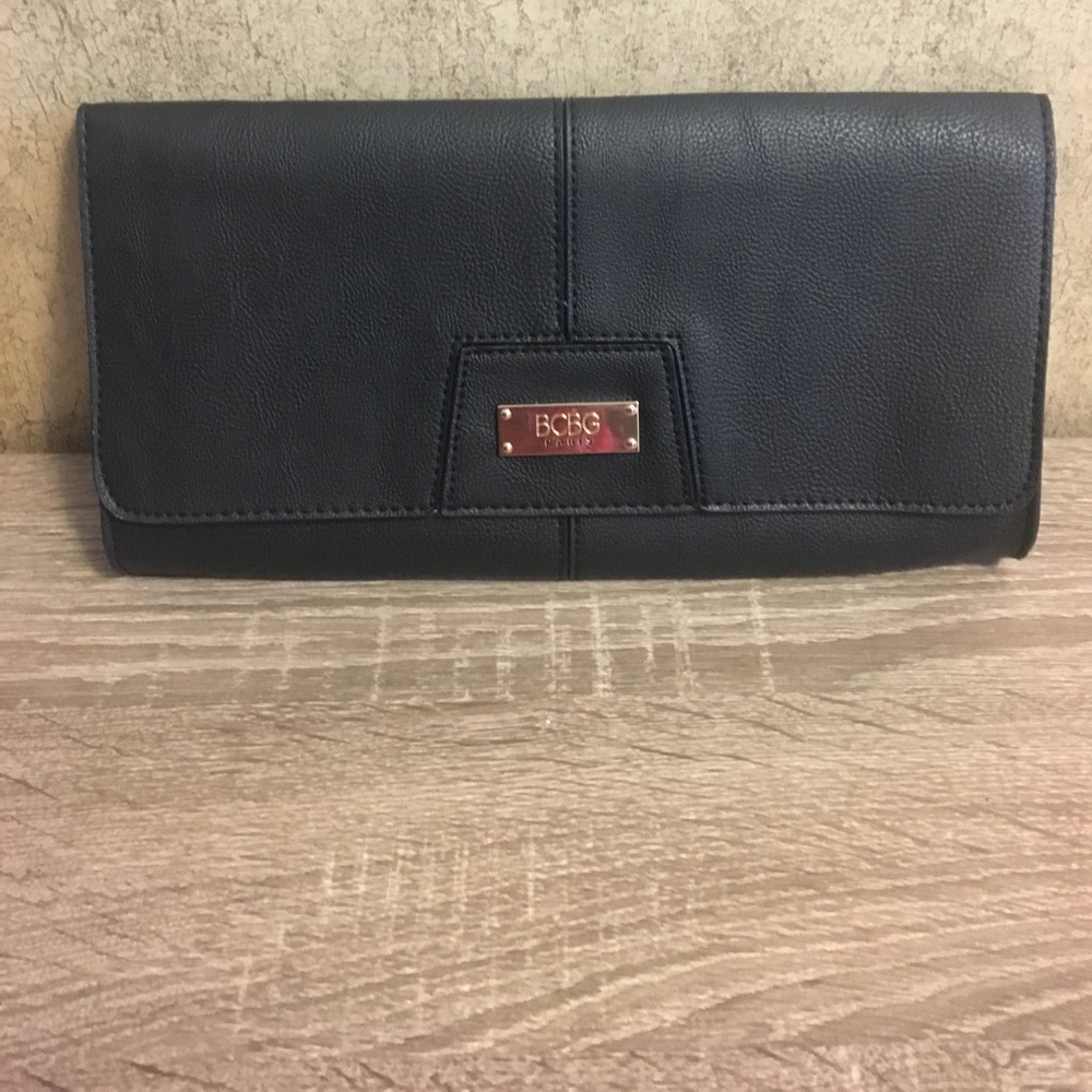 BCBG clutch